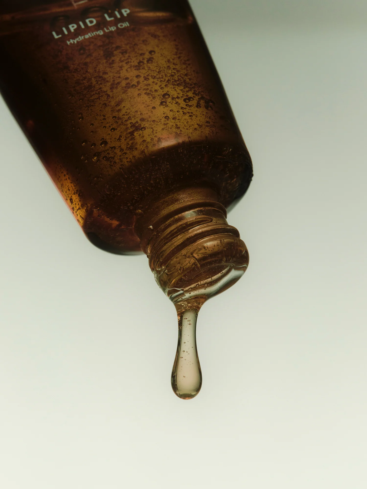 Lipid Lip Hydrating Glossy Oil - Image 4